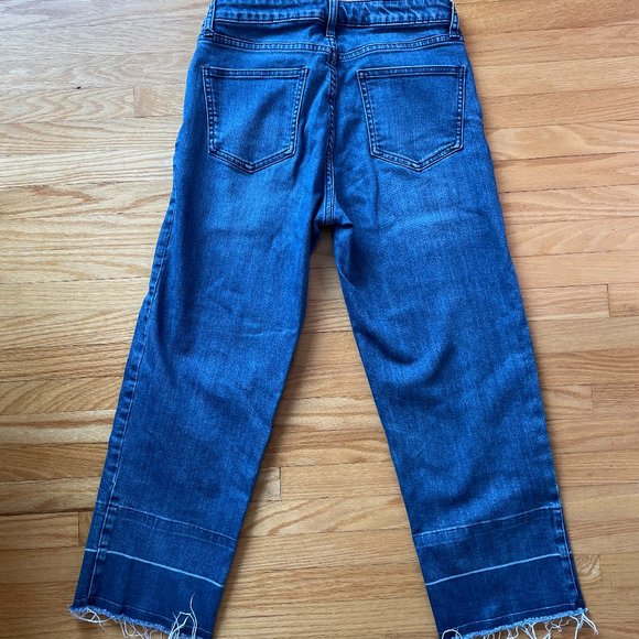 Raw Hem Cropped Jeans - Picture 3 of 3
